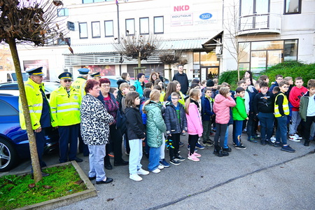 2025-11-14_Metika Prizig svec za zrtve prometnih nesrec_001